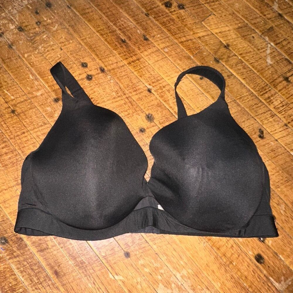 Cacique satiny black lightly lined 44DDD plunge bra